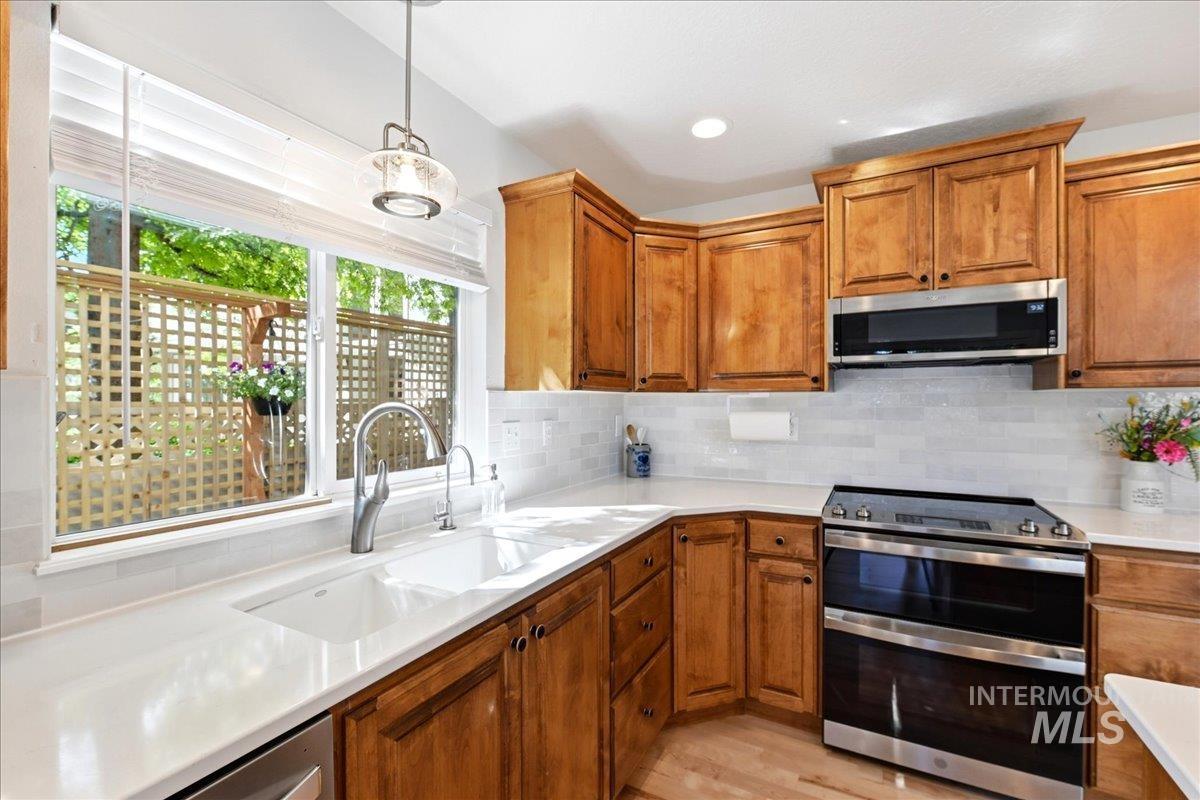 2334 W Grassy Branch Dr, Meridian, Idaho 83646, 4 Bedrooms, 2.5 Bathrooms, Residential For Sale, Price $739,900,MLS 98993037