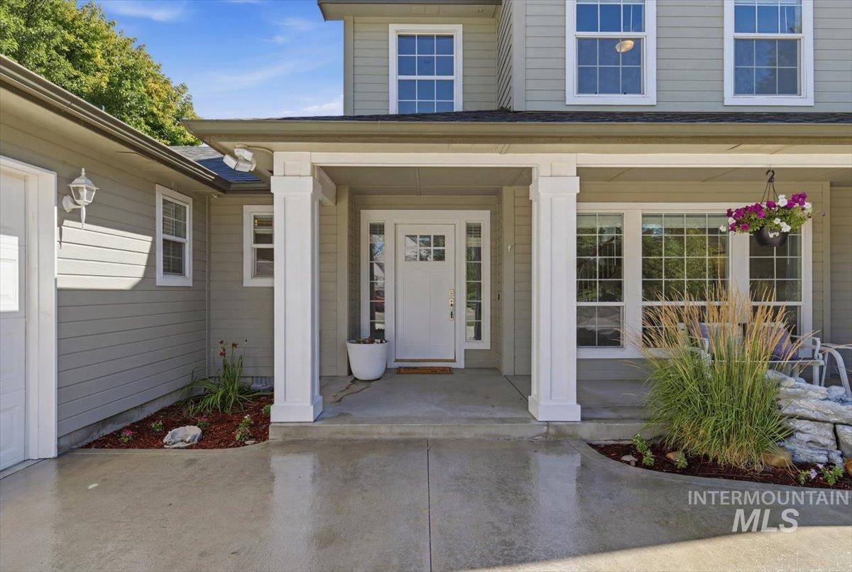 2334 W Grassy Branch Dr, Meridian, Idaho 83646, 4 Bedrooms, 2.5 Bathrooms, Residential For Sale, Price $739,900,MLS 98993037