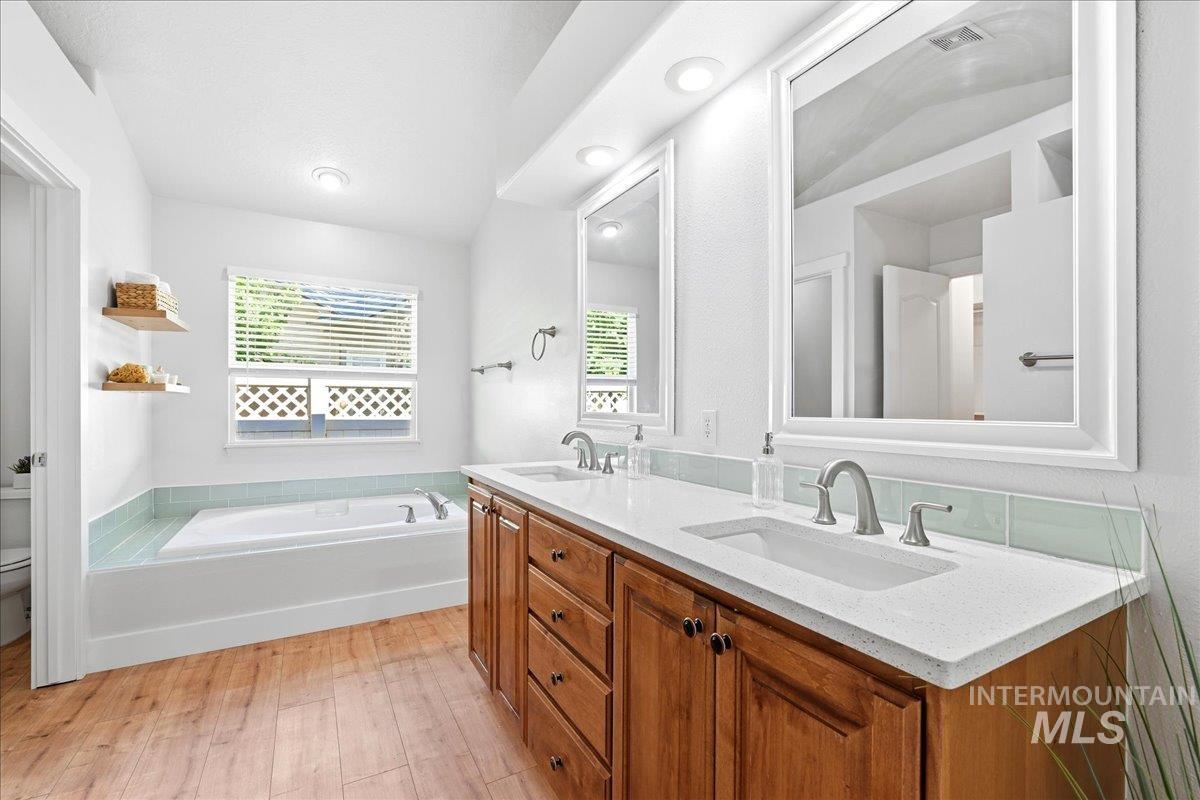 2334 W Grassy Branch Dr, Meridian, Idaho 83646, 4 Bedrooms, 2.5 Bathrooms, Residential For Sale, Price $739,900,MLS 98993037