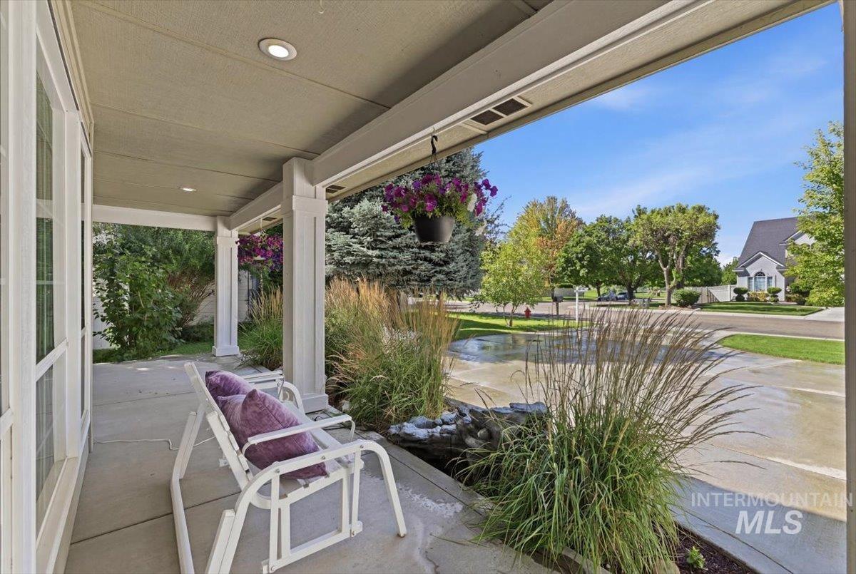 2334 W Grassy Branch Dr, Meridian, Idaho 83646, 4 Bedrooms, 2.5 Bathrooms, Residential For Sale, Price $739,900,MLS 98993037