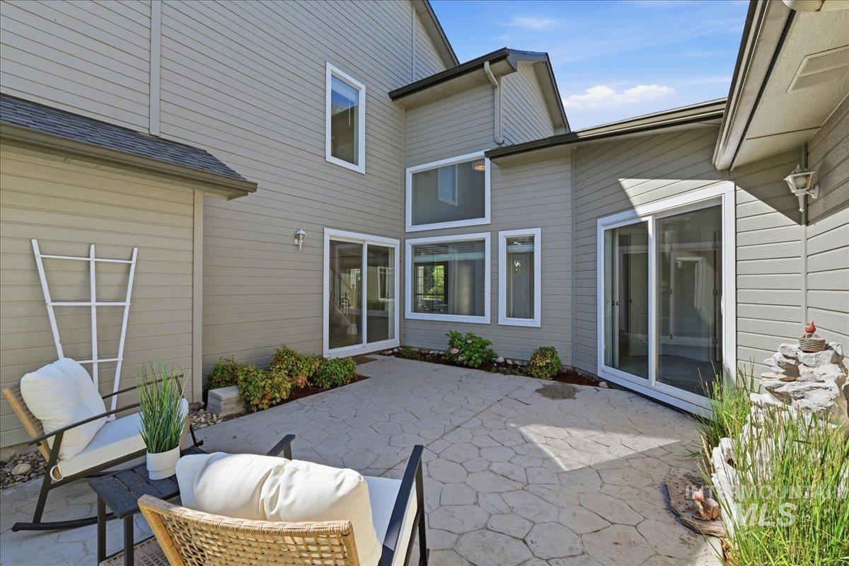 2334 W Grassy Branch Dr, Meridian, Idaho 83646, 4 Bedrooms, 2.5 Bathrooms, Residential For Sale, Price $739,900,MLS 98993037