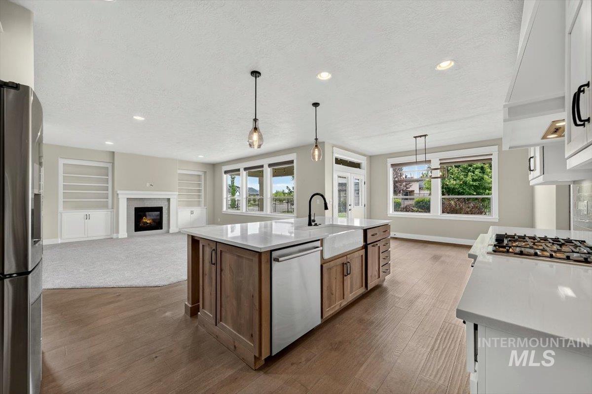 535 E Radiant Ridge St, Meridian, Idaho 83642, 5 Bedrooms, 3.5 Bathrooms, Residential For Sale, Price $959,000, 98993038