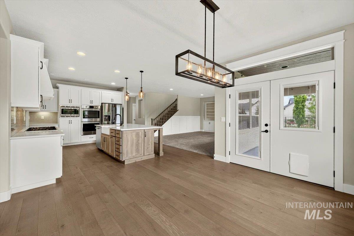 535 E Radiant Ridge St, Meridian, Idaho 83642, 5 Bedrooms, 3.5 Bathrooms, Residential For Sale, Price $959,000, 98993038