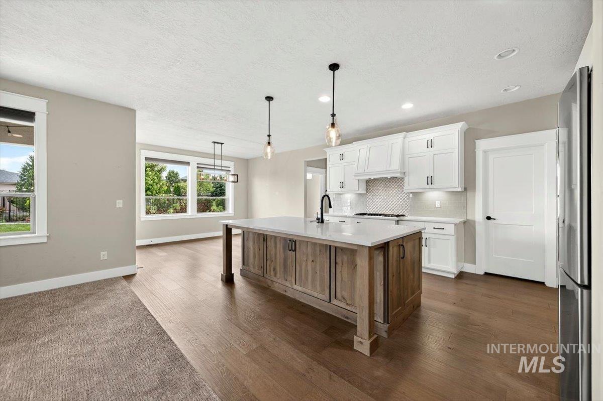 535 E Radiant Ridge St, Meridian, Idaho 83642, 5 Bedrooms, 3.5 Bathrooms, Residential For Sale, Price $959,000, 98993038