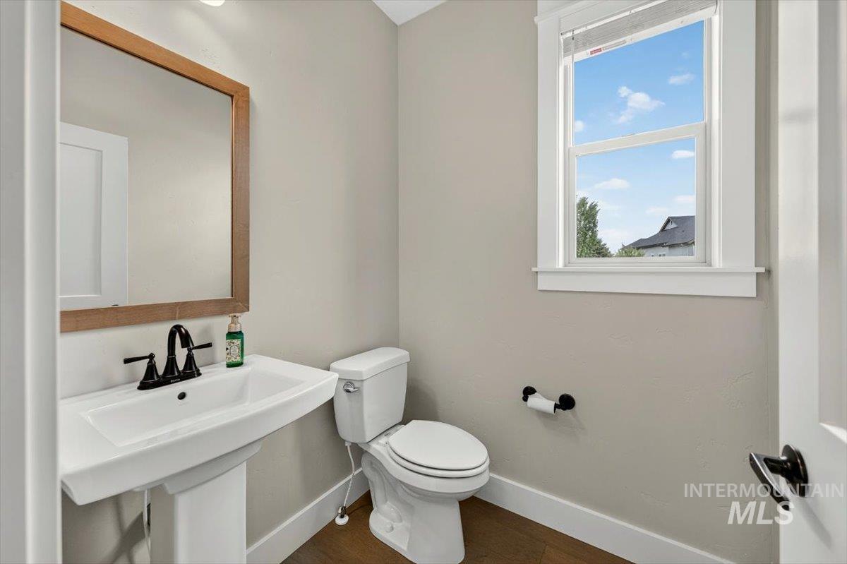 535 E Radiant Ridge St, Meridian, Idaho 83642, 5 Bedrooms, 3.5 Bathrooms, Residential For Sale, Price $959,000, 98993038