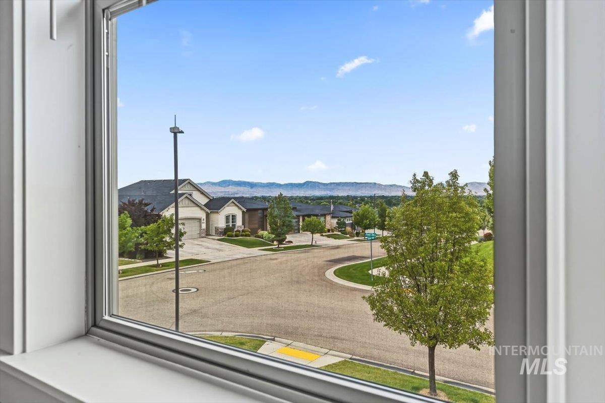 535 E Radiant Ridge St, Meridian, Idaho 83642, 5 Bedrooms, 3.5 Bathrooms, Residential For Sale, Price $959,000, 98993038