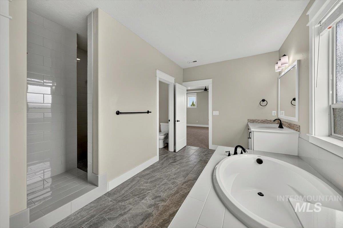 535 E Radiant Ridge St, Meridian, Idaho 83642, 5 Bedrooms, 3.5 Bathrooms, Residential For Sale, Price $959,000, 98993038