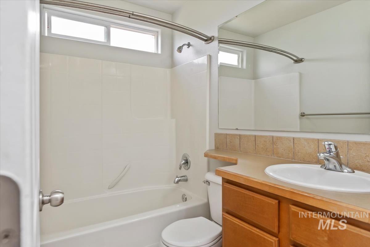 80 Cobblestone, Middleton, Idaho 83644, 3 Bedrooms, 2.5 Bathrooms, Residential For Sale, Price $400,000, 98993042