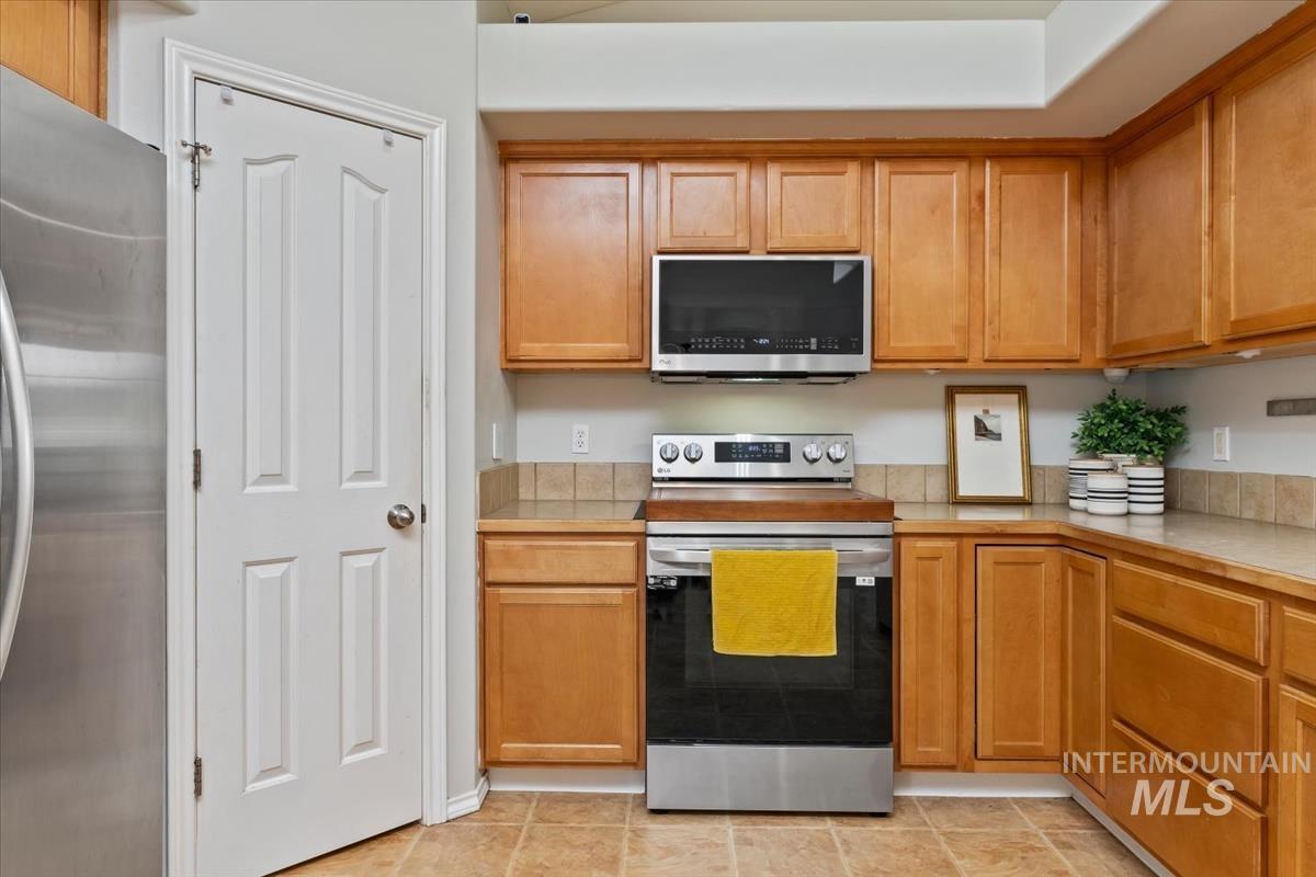 80 Cobblestone, Middleton, Idaho 83644, 3 Bedrooms, 2.5 Bathrooms, Residential For Sale, Price $400,000, 98993042