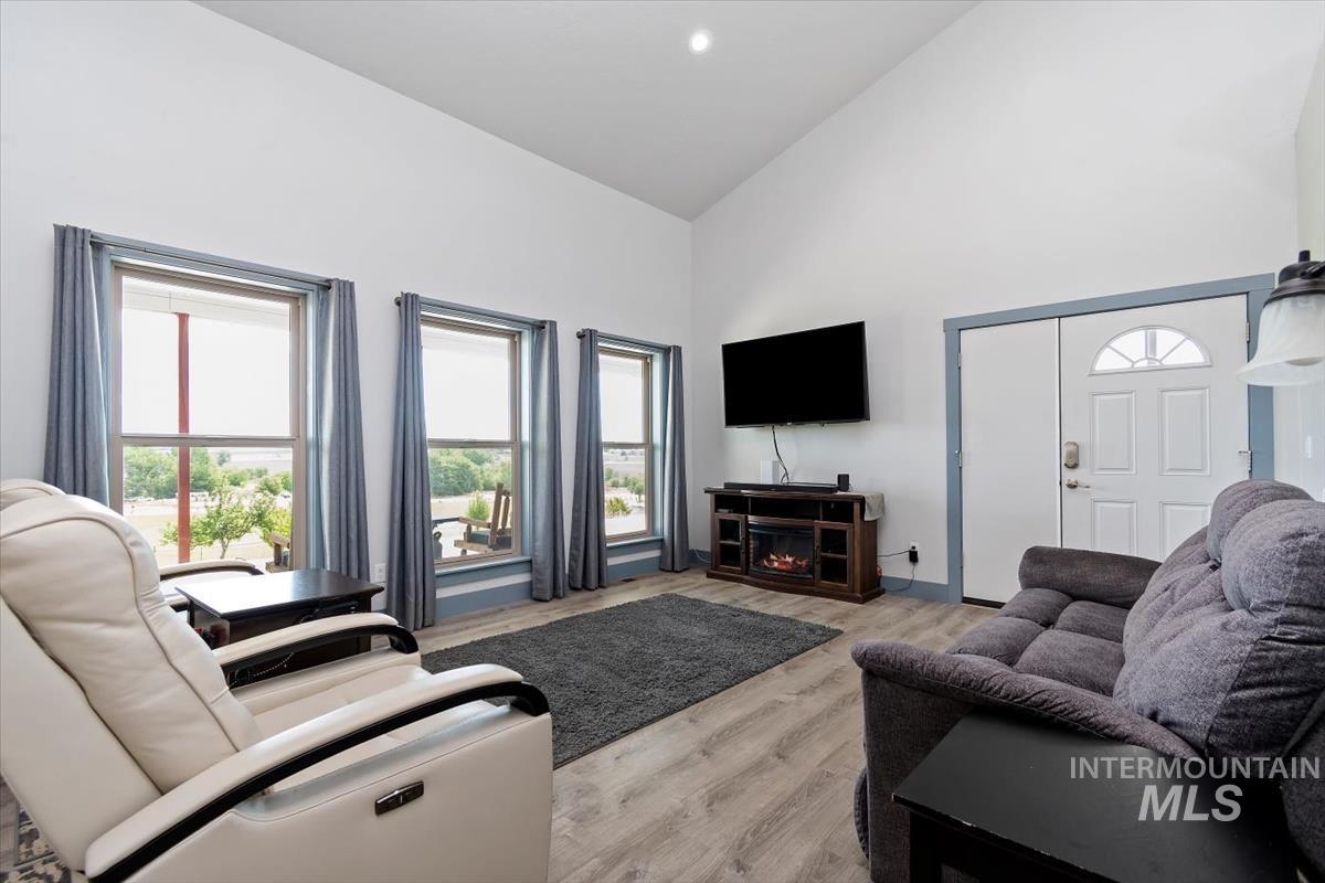 7360 Sage Brush Lane, Caldwell, Idaho 83607, 2 Bedrooms, 2.5 Bathrooms, Residential For Sale, Price $1,199,000,MLS 98993044