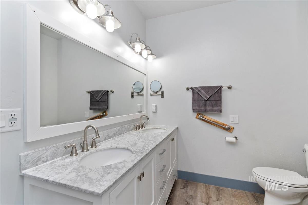 7360 Sage Brush Lane, Caldwell, Idaho 83607, 2 Bedrooms, 2.5 Bathrooms, Residential For Sale, Price $1,199,000,MLS 98993044