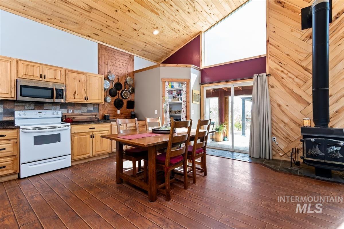 7360 Sage Brush Lane, Caldwell, Idaho 83607, 2 Bedrooms, 2.5 Bathrooms, Residential For Sale, Price $1,199,000,MLS 98993044