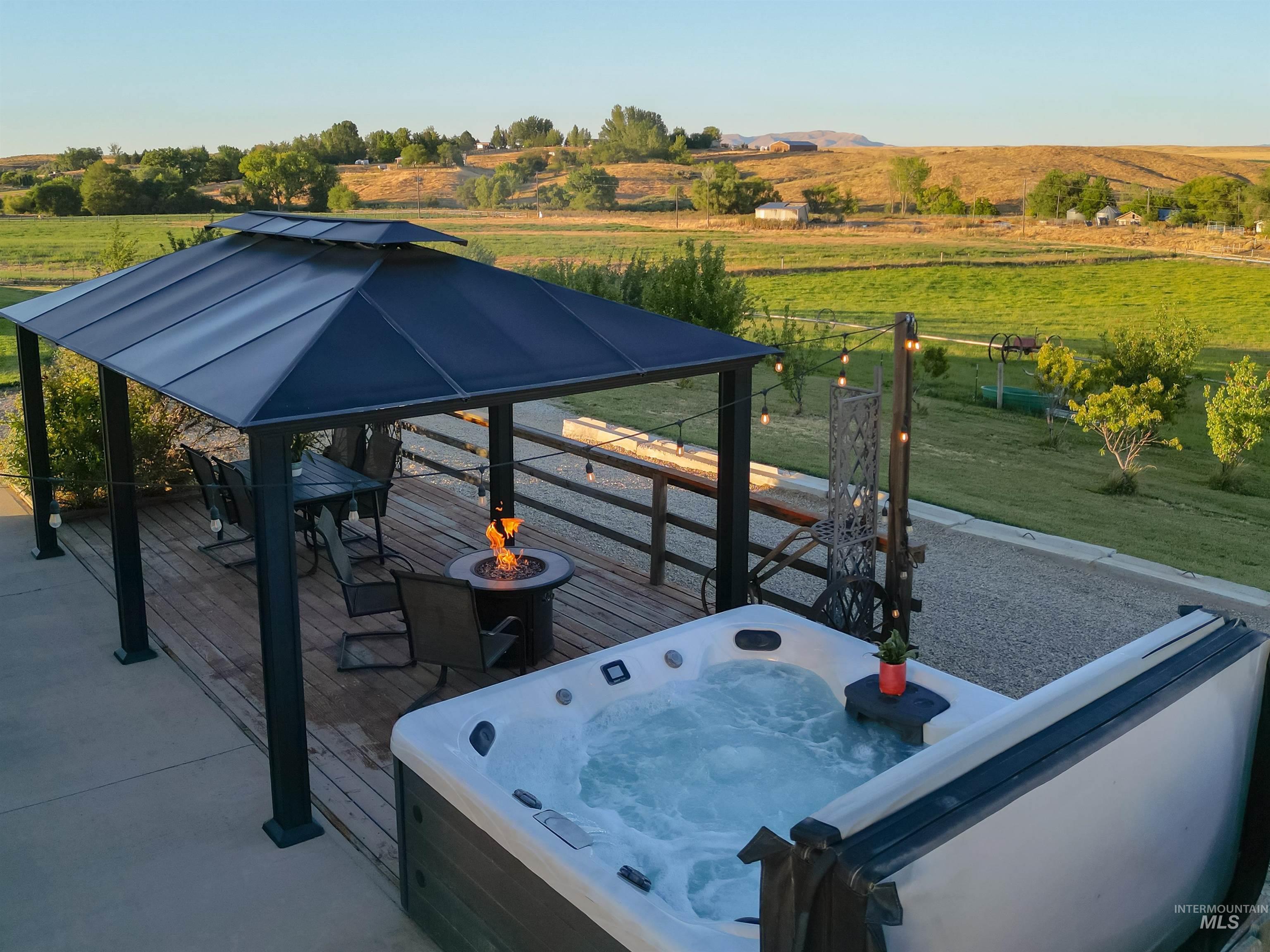 7360 Sage Brush Lane, Caldwell, Idaho 83607, 2 Bedrooms, 2.5 Bathrooms, Residential For Sale, Price $1,199,000,MLS 98993044