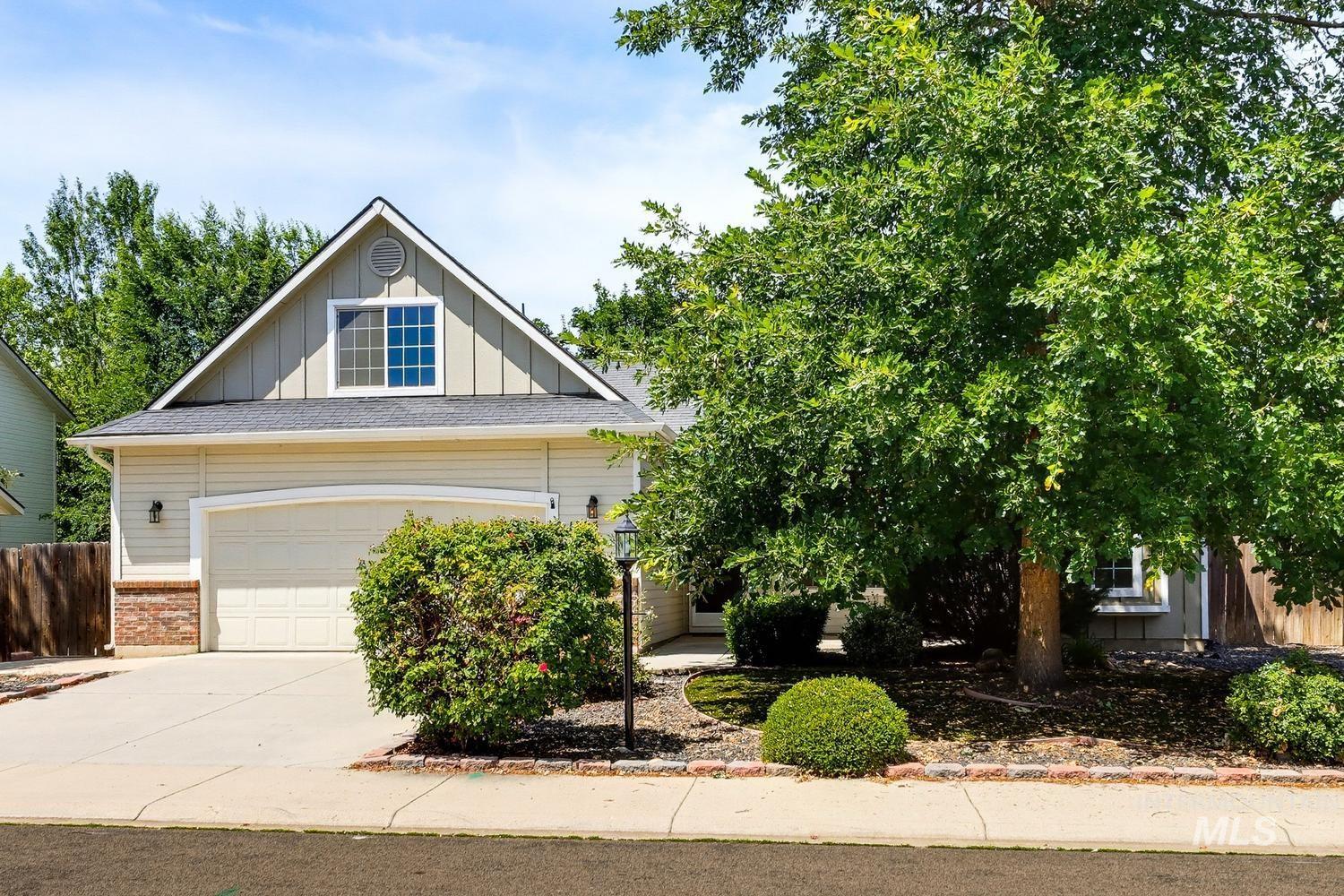 1025 N Portchester Ave, Meridian, Idaho 83642, 3 Bedrooms, 2 Bathrooms, Residential For Sale, Price $425,000, 98993047