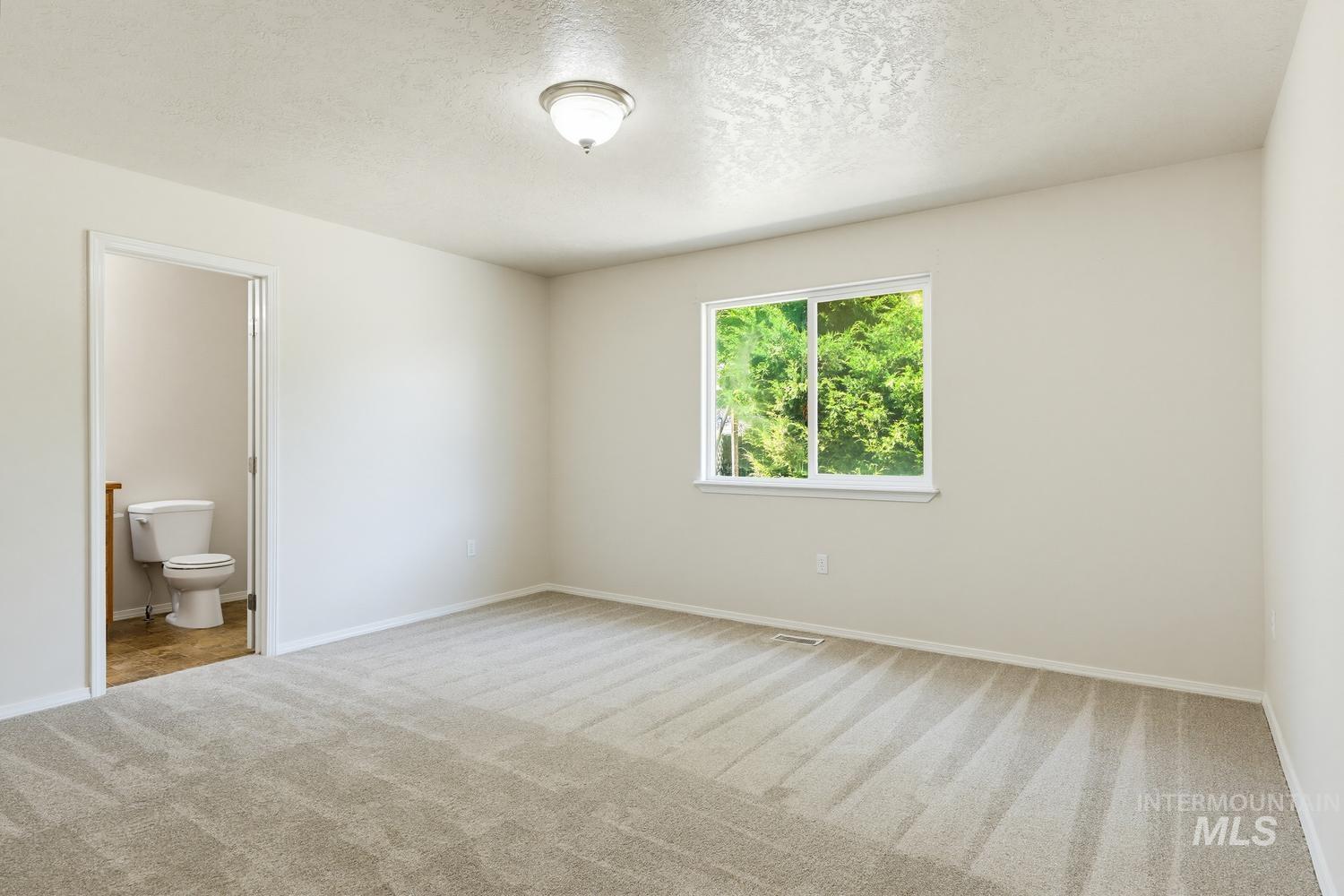 1025 N Portchester Ave, Meridian, Idaho 83642, 3 Bedrooms, 2 Bathrooms, Residential For Sale, Price $425,000, 98993047