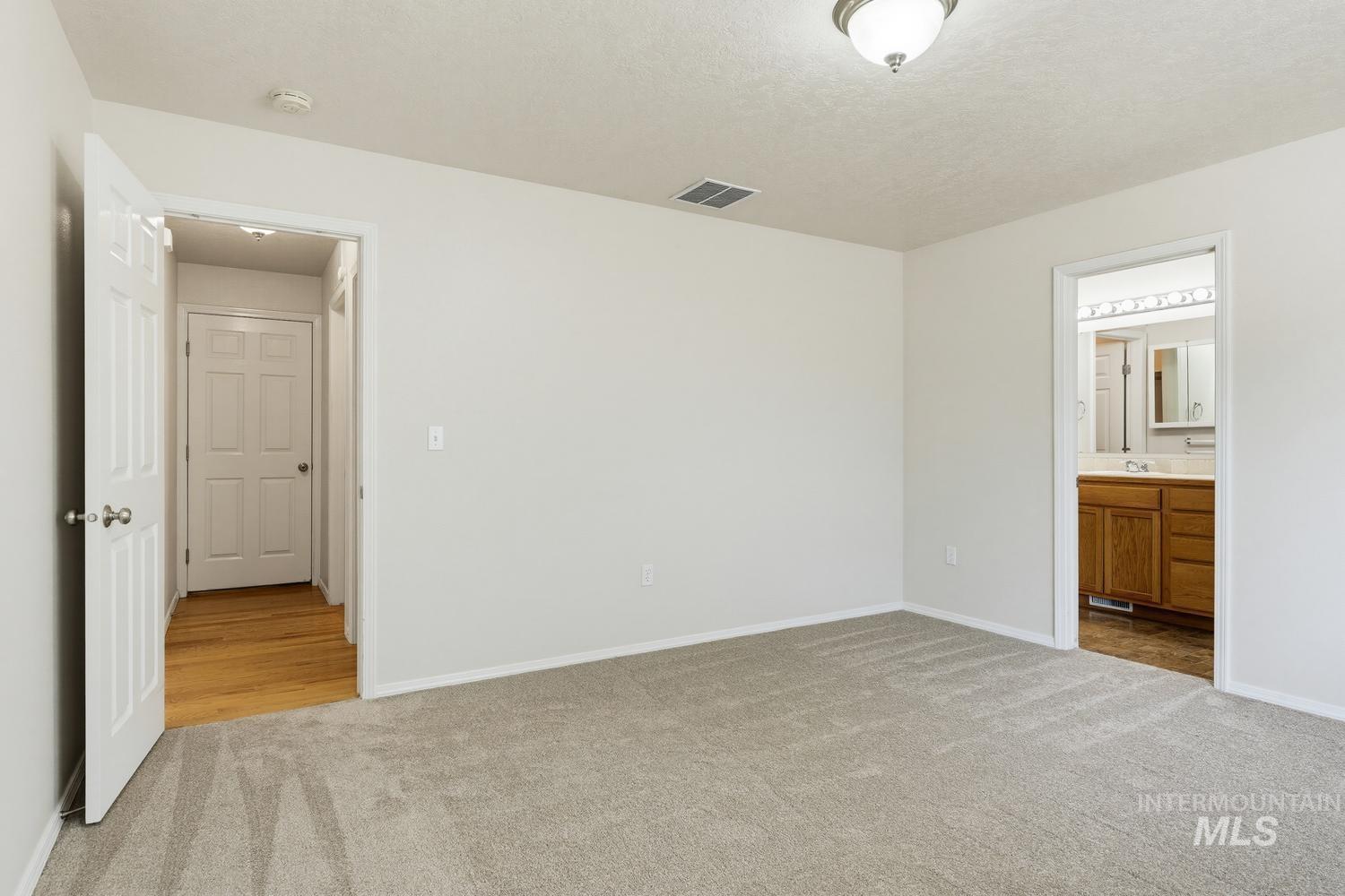 1025 N Portchester Ave, Meridian, Idaho 83642, 3 Bedrooms, 2 Bathrooms, Residential For Sale, Price $425,000, 98993047