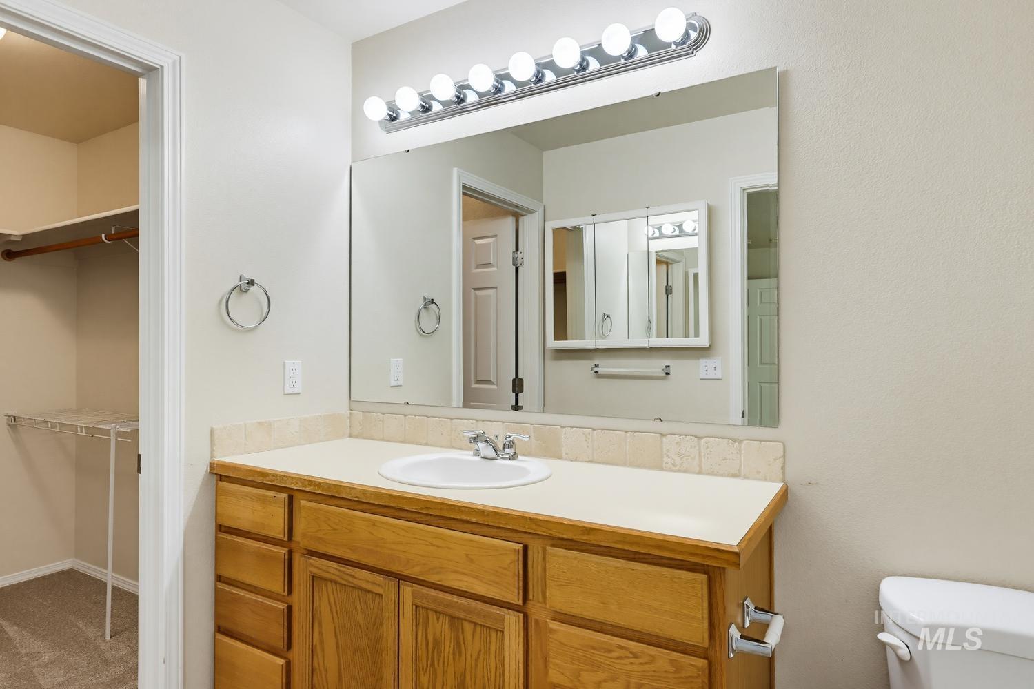 1025 N Portchester Ave, Meridian, Idaho 83642, 3 Bedrooms, 2 Bathrooms, Residential For Sale, Price $425,000, 98993047