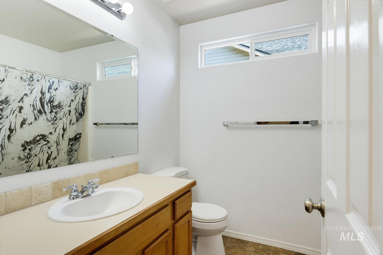 1025 N Portchester Ave, Meridian, Idaho 83642, 3 Bedrooms, 2 Bathrooms, Residential For Sale, Price $425,000, 98993047