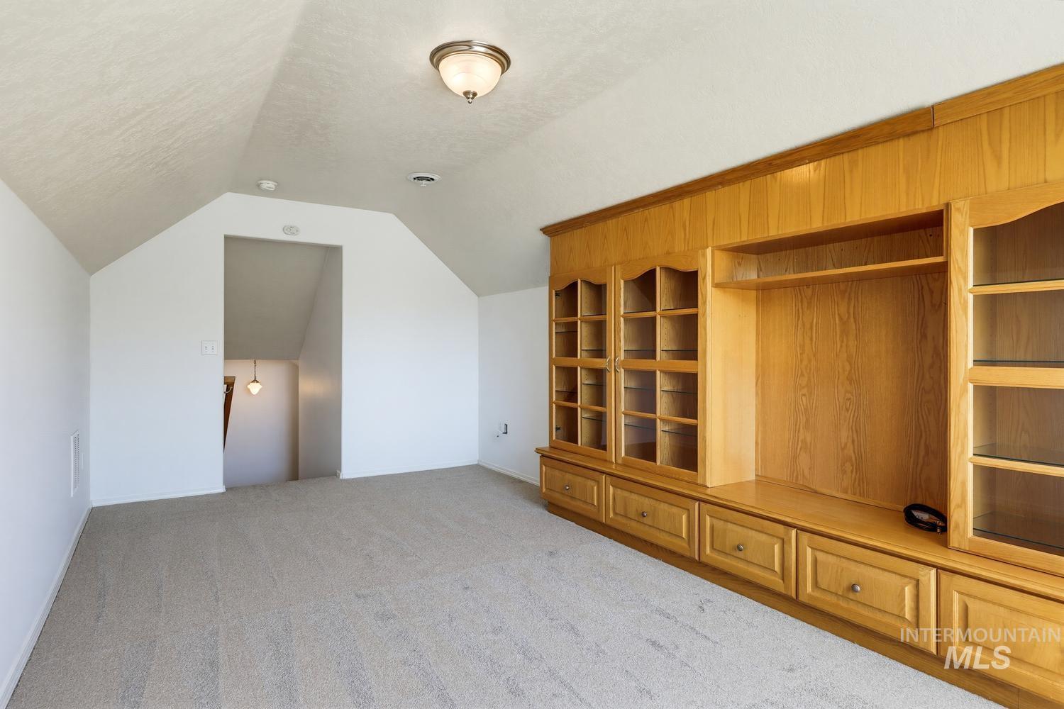 1025 N Portchester Ave, Meridian, Idaho 83642, 3 Bedrooms, 2 Bathrooms, Residential For Sale, Price $425,000, 98993047
