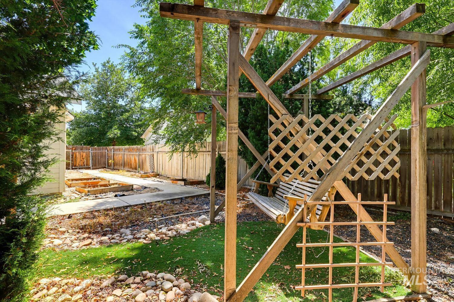 1025 N Portchester Ave, Meridian, Idaho 83642, 3 Bedrooms, 2 Bathrooms, Residential For Sale, Price $425,000, 98993047