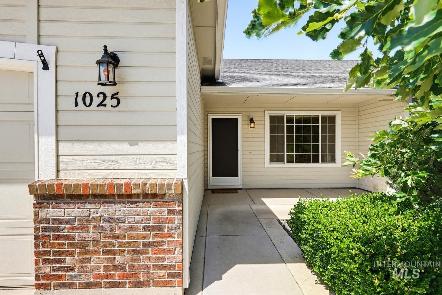 1025 N Portchester Ave, Meridian, Idaho 83642, 3 Bedrooms, 2 Bathrooms, Residential For Sale, Price $425,000, 98993047