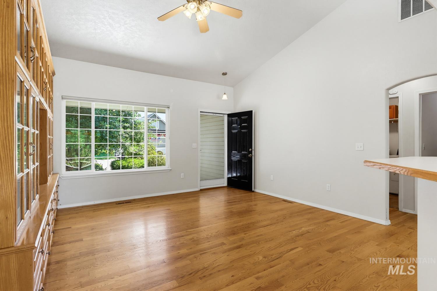 1025 N Portchester Ave, Meridian, Idaho 83642, 3 Bedrooms, 2 Bathrooms, Residential For Sale, Price $425,000, 98993047