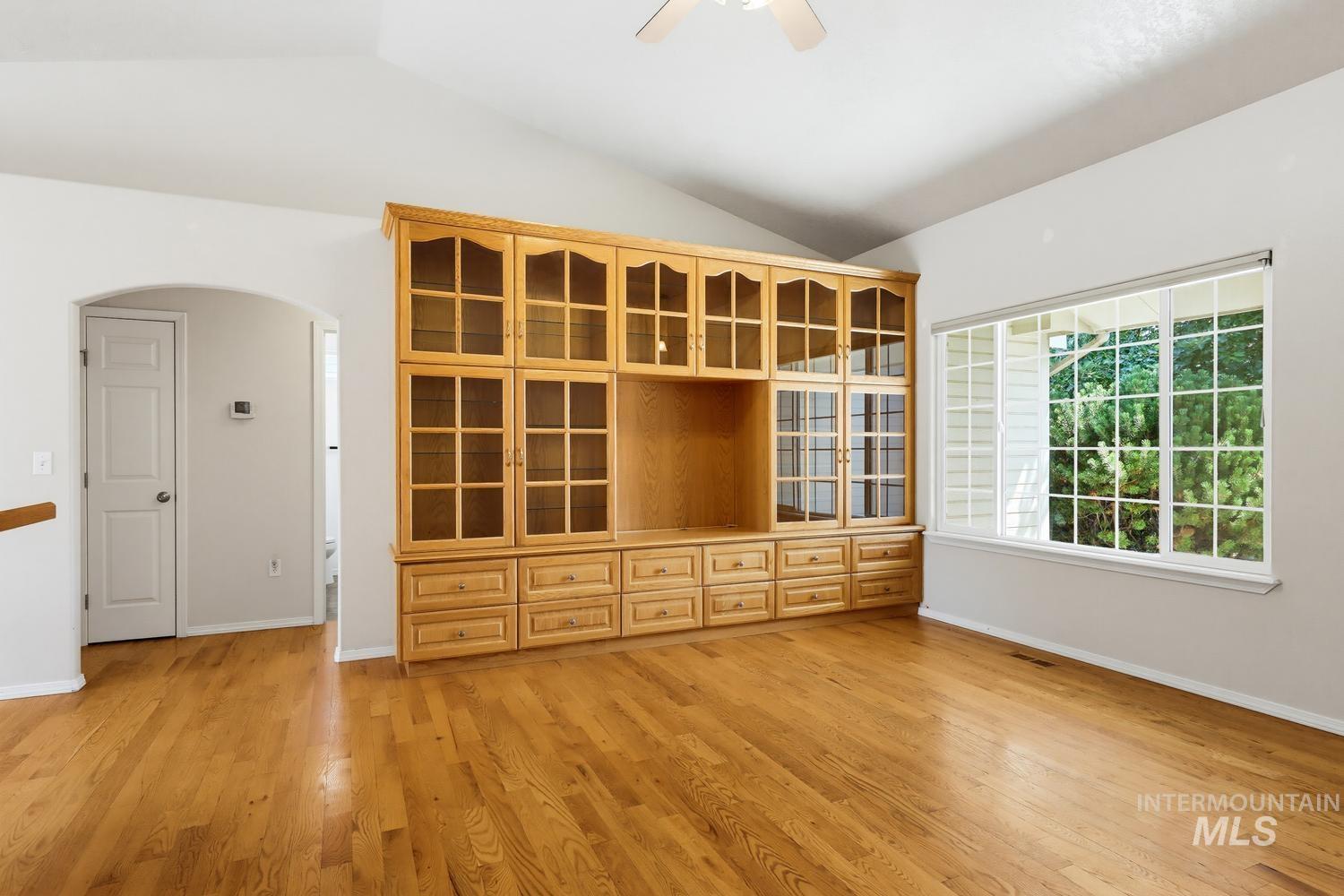 1025 N Portchester Ave, Meridian, Idaho 83642, 3 Bedrooms, 2 Bathrooms, Residential For Sale, Price $425,000, 98993047