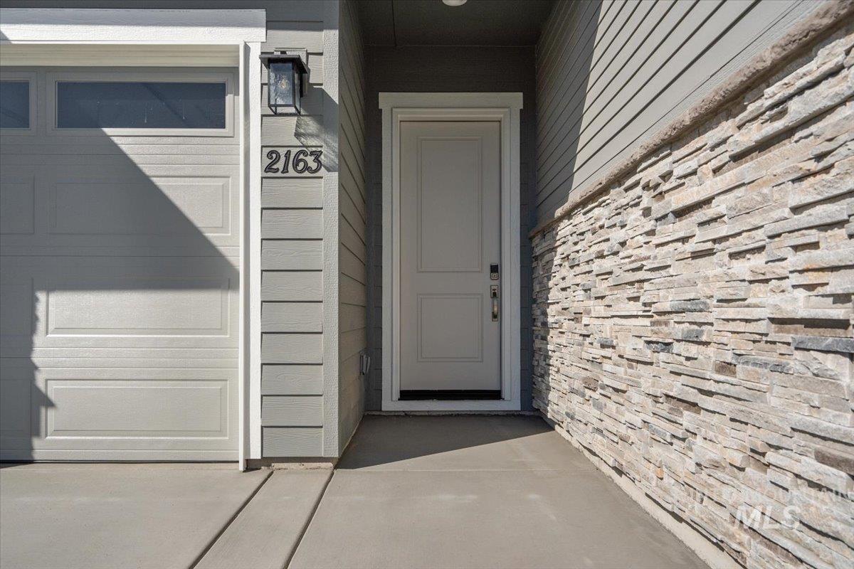 17139 N Yorktown Way, Nampa, Idaho 83687, 3 Bedrooms, 3.5 Bathrooms, Residential For Sale, Price $542,990,MLS 98993050