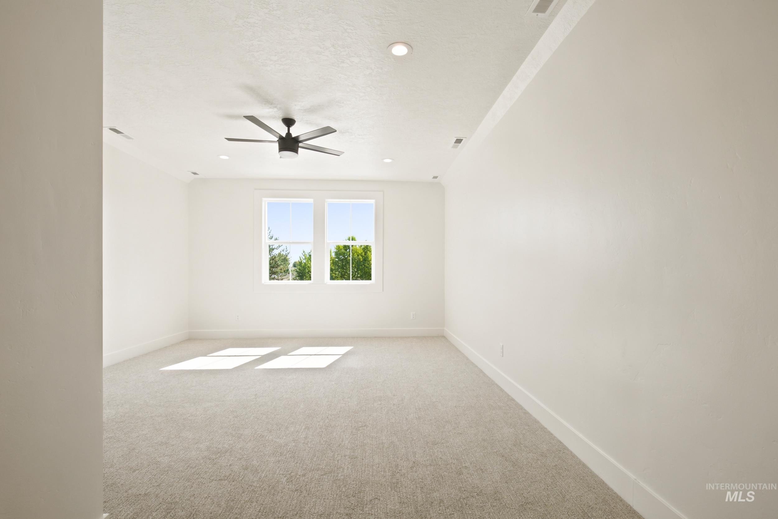 2426 E Eagle View Ct., Meridian, Idaho 83646, 4 Bedrooms, 3 Bathrooms, Residential For Sale, Price $939,900,MLS 98993054