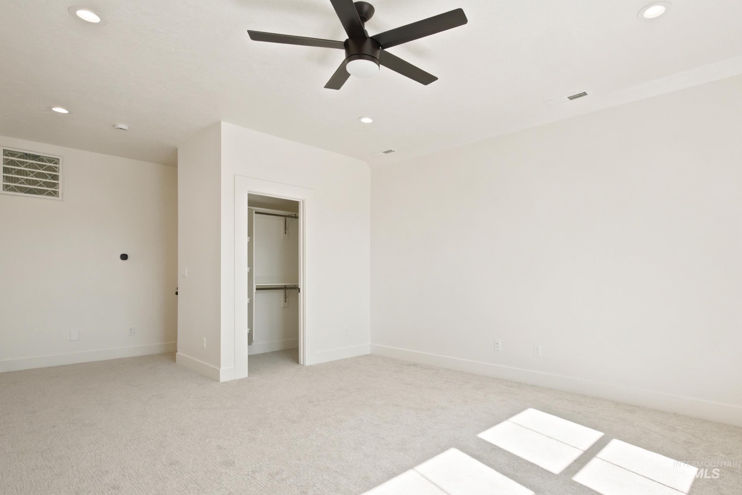 2426 E Eagle View Ct., Meridian, Idaho 83646, 4 Bedrooms, 3 Bathrooms, Residential For Sale, Price $939,900,MLS 98993054