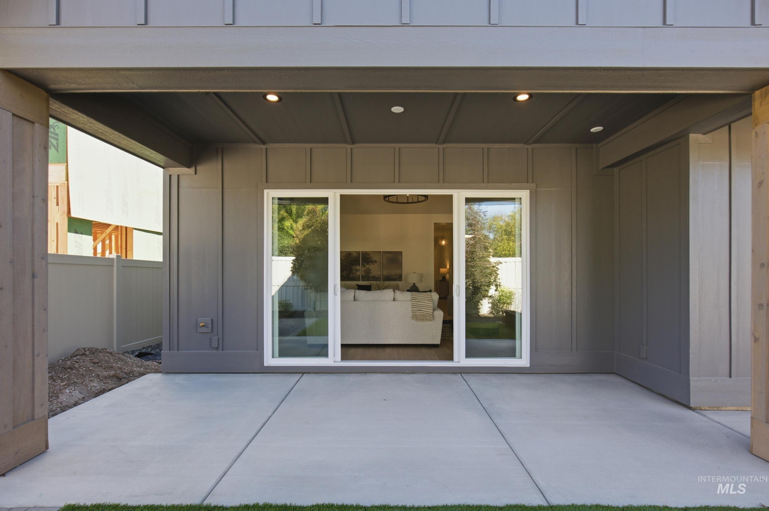 2426 E Eagle View Ct., Meridian, Idaho 83646, 4 Bedrooms, 3 Bathrooms, Residential For Sale, Price $939,900,MLS 98993054