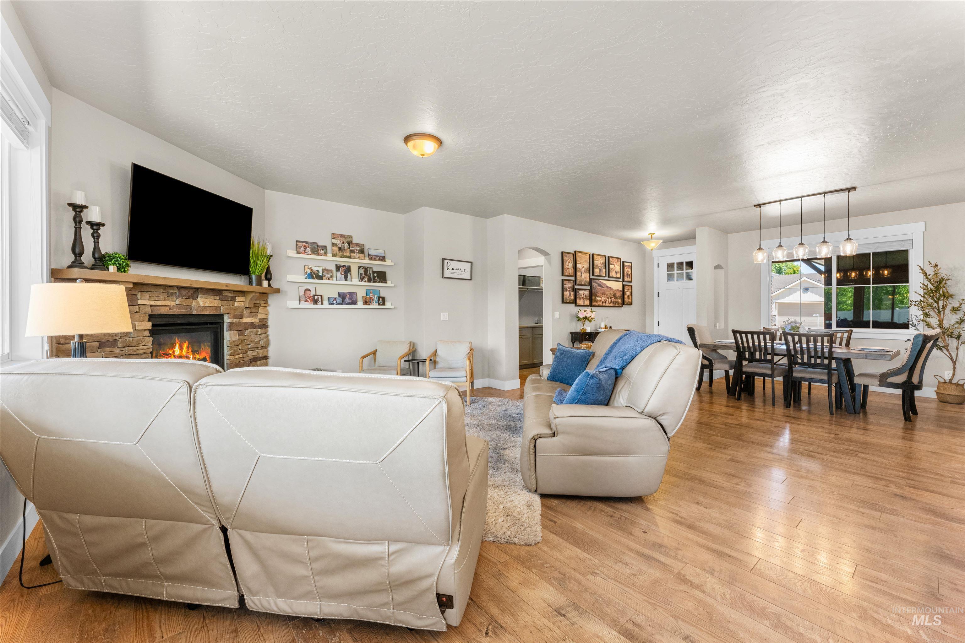1425 W Coastal Dr, Meridian, Idaho 83642, 4 Bedrooms, 2 Bathrooms, Residential For Sale, Price $619,900,MLS 98993056