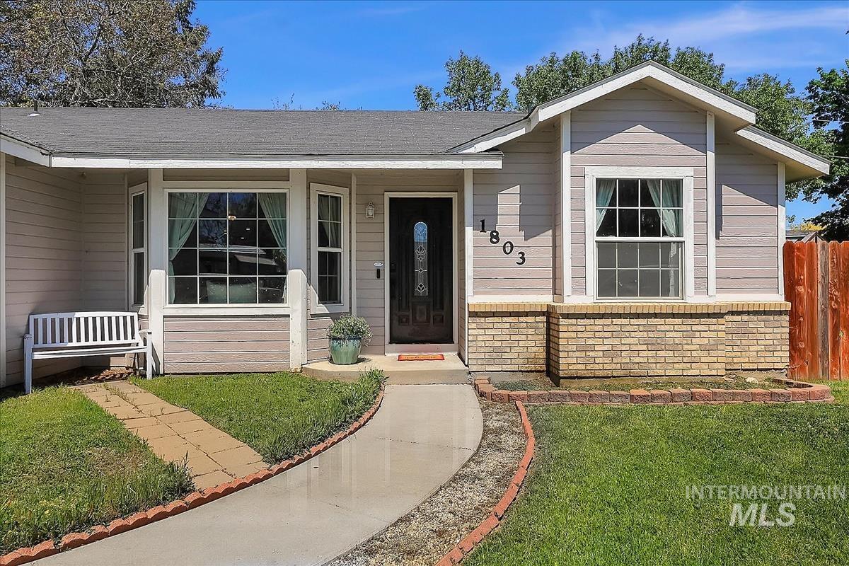 1803 Poplar St, Caldwell, Idaho 83605, 4 Bedrooms, 2 Bathrooms, Residential For Sale, Price $439,999,MLS 98993059