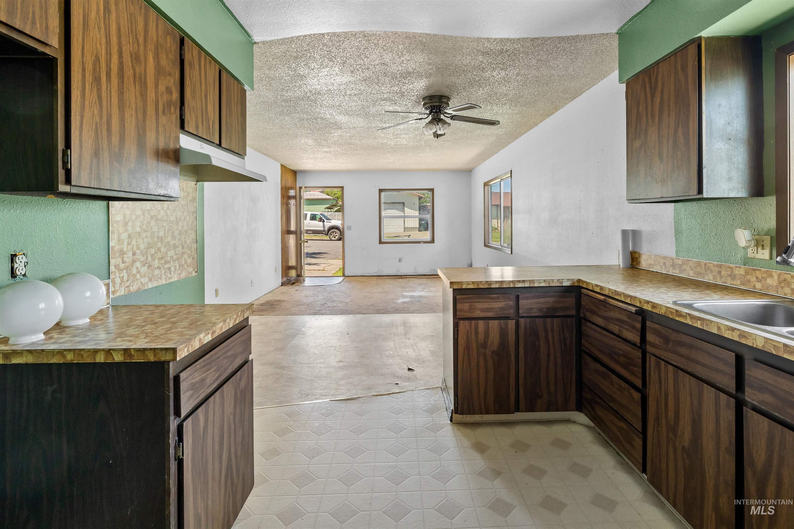 503 N College St, Grangeville, Idaho 83530, 3 Bedrooms, 1 Bathroom, Residential For Sale, Price $199,000, 98993061