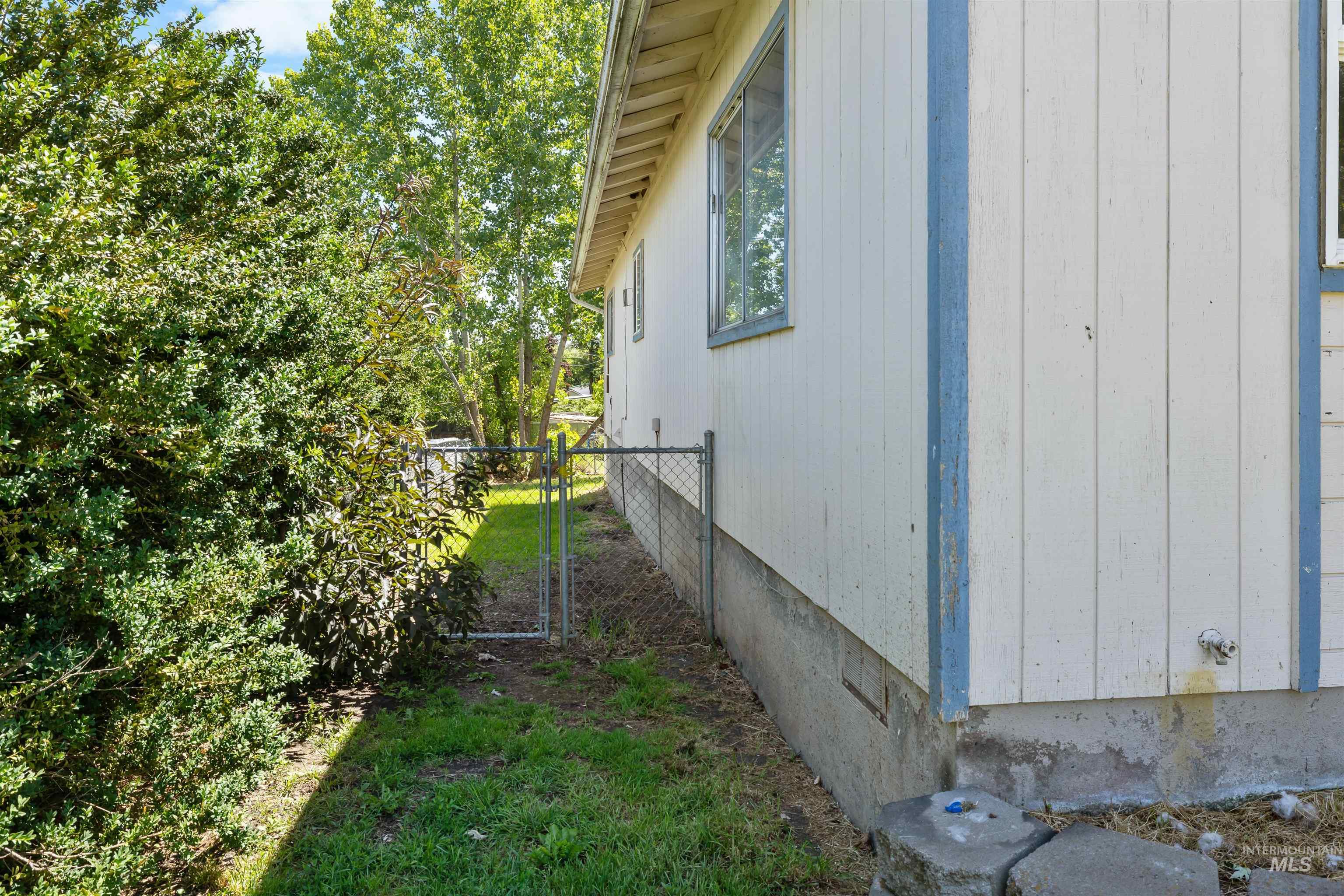 503 N College St, Grangeville, Idaho 83530, 3 Bedrooms, 1 Bathroom, Residential For Sale, Price $199,000, 98993061
