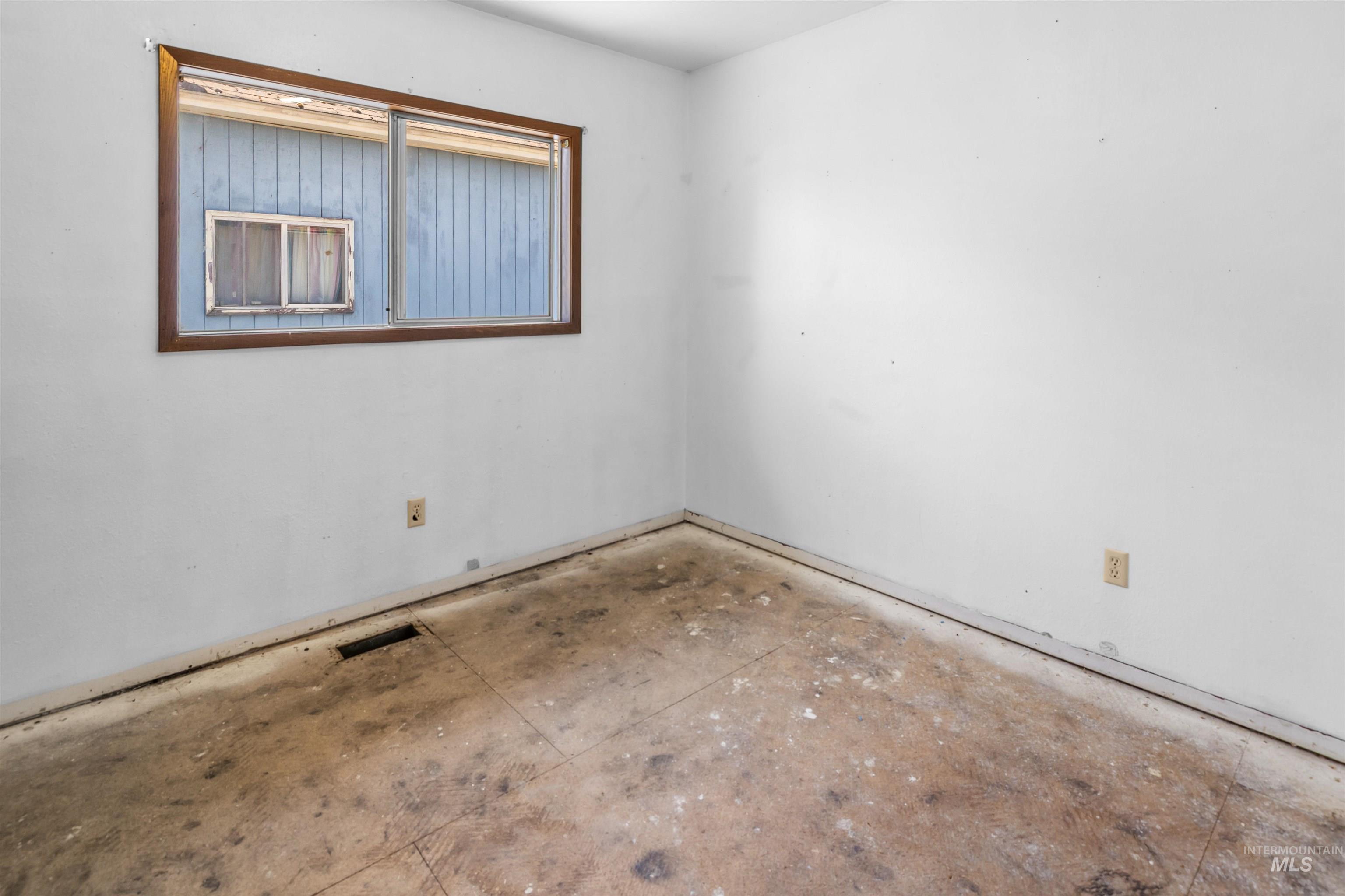 503 N College St, Grangeville, Idaho 83530, 3 Bedrooms, 1 Bathroom, Residential For Sale, Price $199,000, 98993061