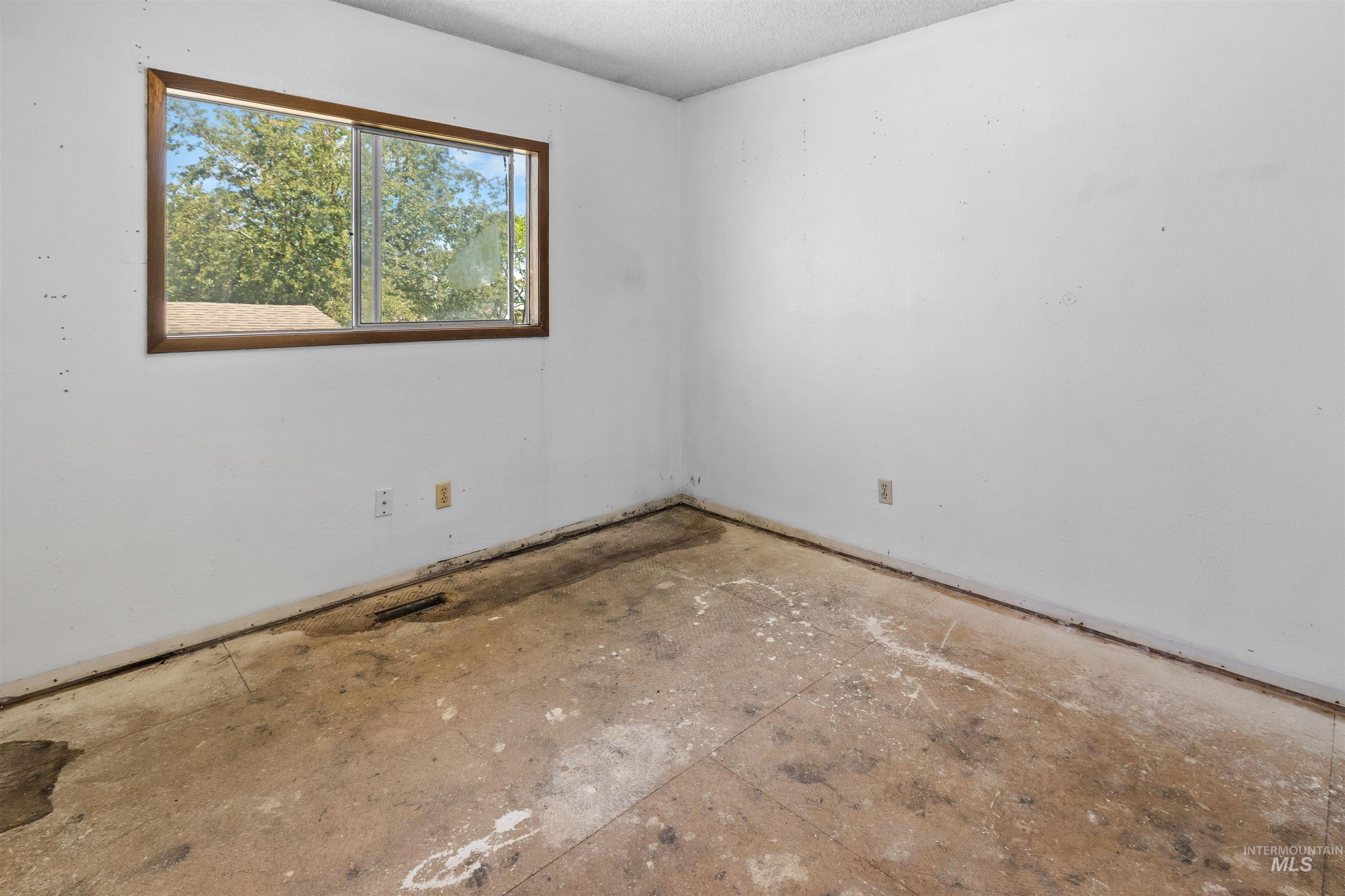 503 N College St, Grangeville, Idaho 83530, 3 Bedrooms, 1 Bathroom, Residential For Sale, Price $199,000, 98993061