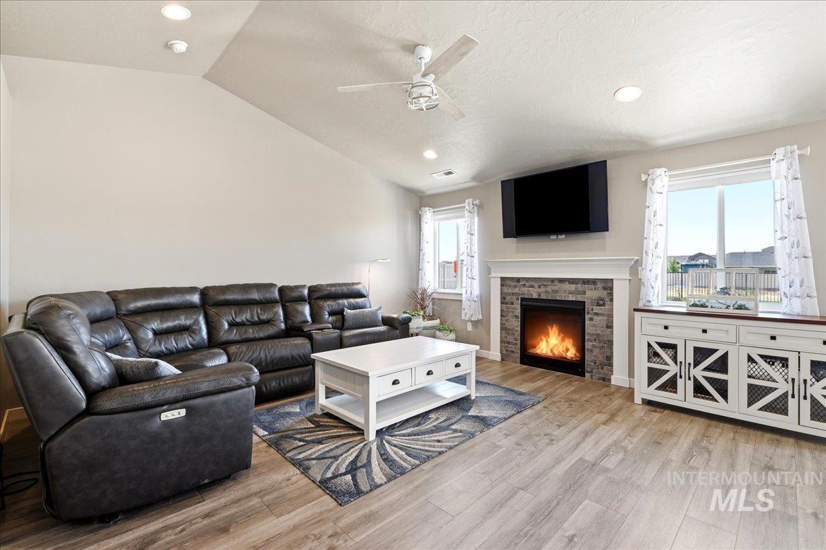 5701 E Milam St, Nampa, Idaho 83687-1086, 3 Bedrooms, 2 Bathrooms, Residential For Sale, Price $415,000,MLS 98993064