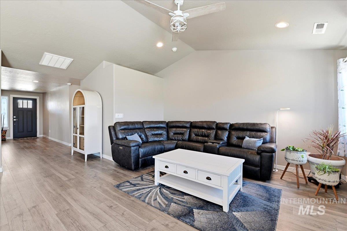 5701 E Milam St, Nampa, Idaho 83687-1086, 3 Bedrooms, 2 Bathrooms, Residential For Sale, Price $415,000,MLS 98993064