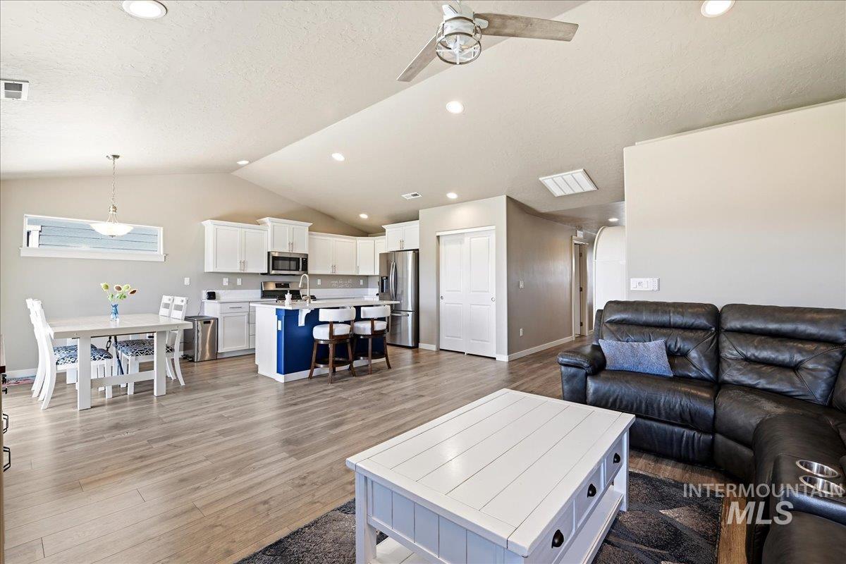 5701 E Milam St, Nampa, Idaho 83687-1086, 3 Bedrooms, 2 Bathrooms, Residential For Sale, Price $415,000,MLS 98993064