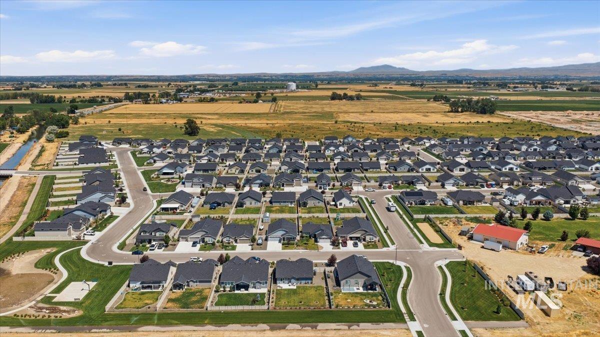 5701 E Milam St, Nampa, Idaho 83687-1086, 3 Bedrooms, 2 Bathrooms, Residential For Sale, Price $415,000,MLS 98993064