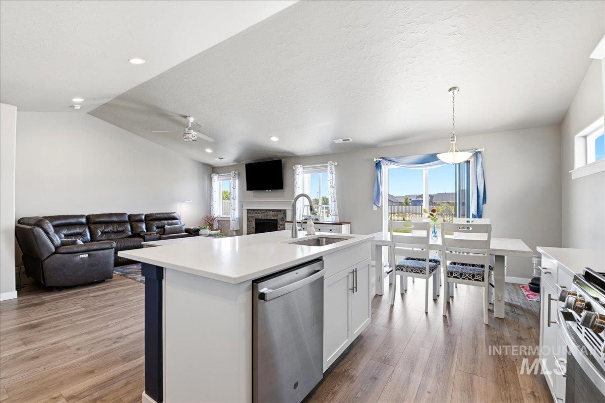 5701 E Milam St, Nampa, Idaho 83687-1086, 3 Bedrooms, 2 Bathrooms, Residential For Sale, Price $415,000,MLS 98993064
