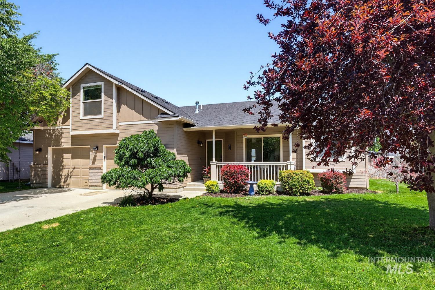 1828 W Lotus Ponds Crt, Nampa, Idaho 83651, 3 Bedrooms, 2 Bathrooms, Residential For Sale, Price $399,990,MLS 98993068