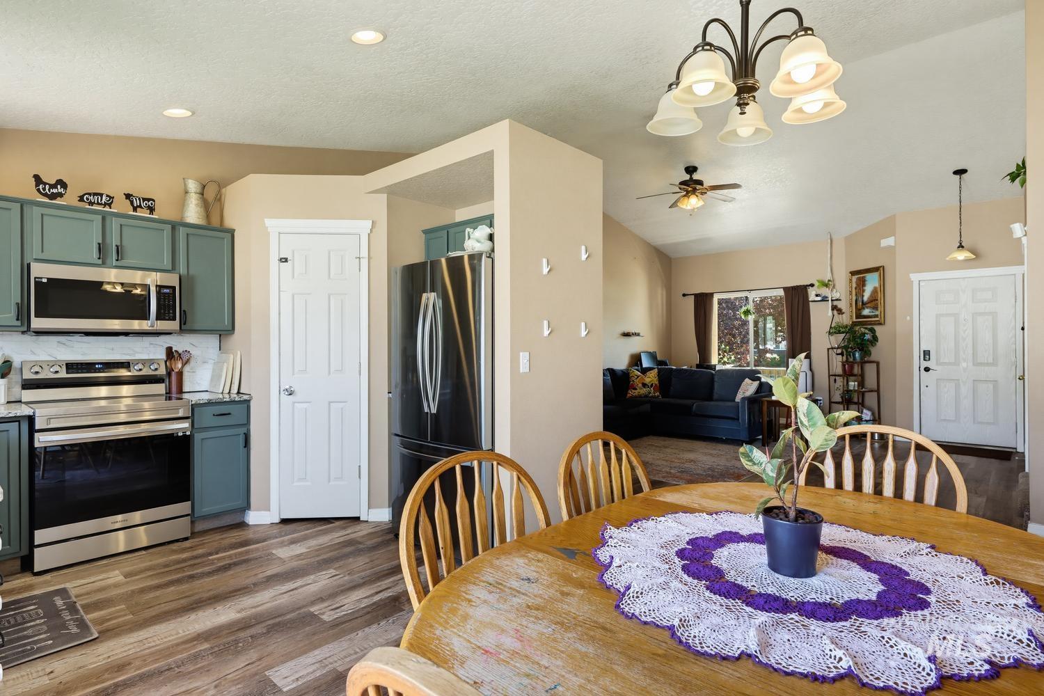 1828 W Lotus Ponds Crt, Nampa, Idaho 83651, 3 Bedrooms, 2 Bathrooms, Residential For Sale, Price $399,990,MLS 98993068