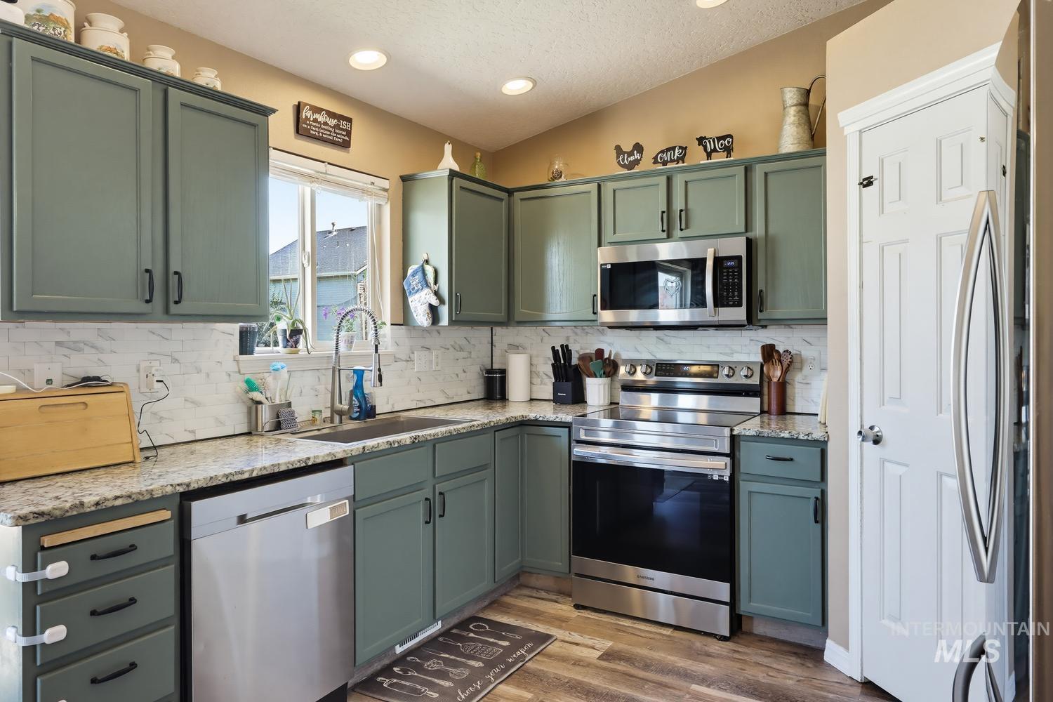 1828 W Lotus Ponds Crt, Nampa, Idaho 83651, 3 Bedrooms, 2 Bathrooms, Residential For Sale, Price $399,990,MLS 98993068