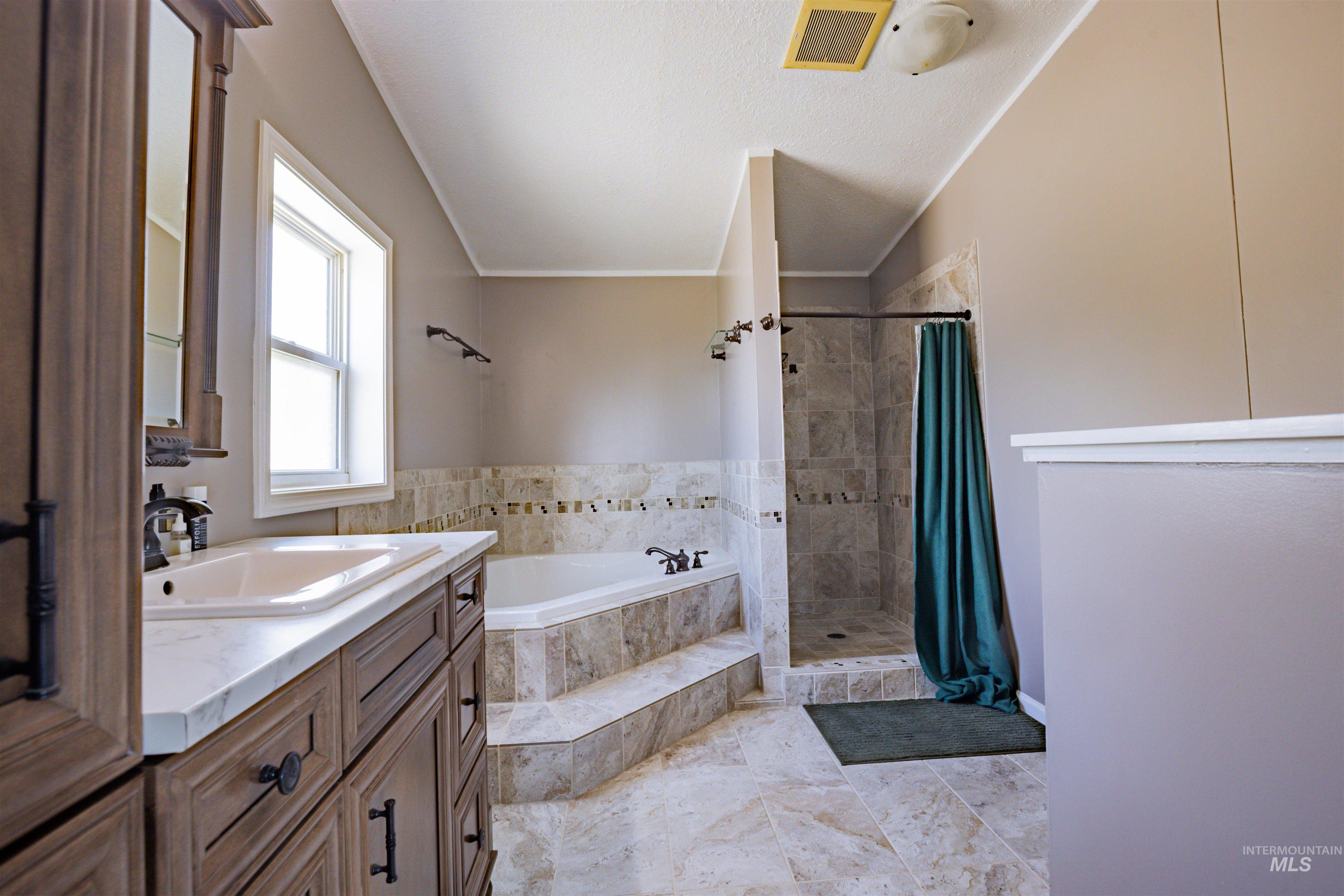 23904 Southview Ln, Middleton, Idaho 83644, 4 Bedrooms, 4 Bathrooms, Residential For Sale, Price $1,685,000,MLS 98993069