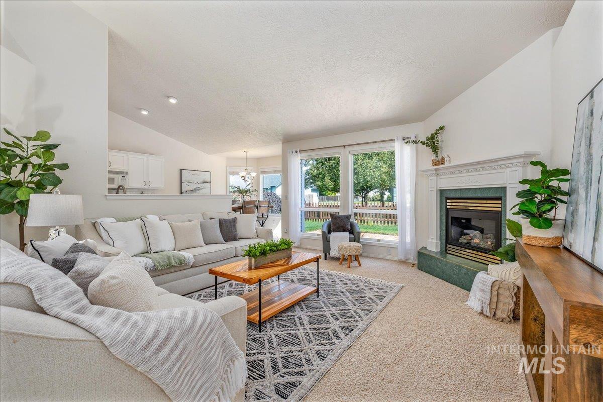 9194 W Ottawa Dr, Boise, Idaho 83709, 3 Bedrooms, 2 Bathrooms, Residential For Sale, Price $440,000,MLS 98993072