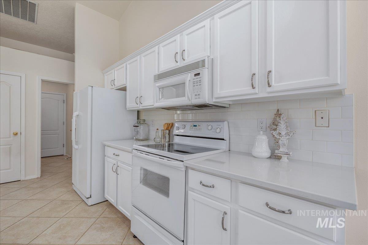 9194 W Ottawa Dr, Boise, Idaho 83709, 3 Bedrooms, 2 Bathrooms, Residential For Sale, Price $440,000,MLS 98993072