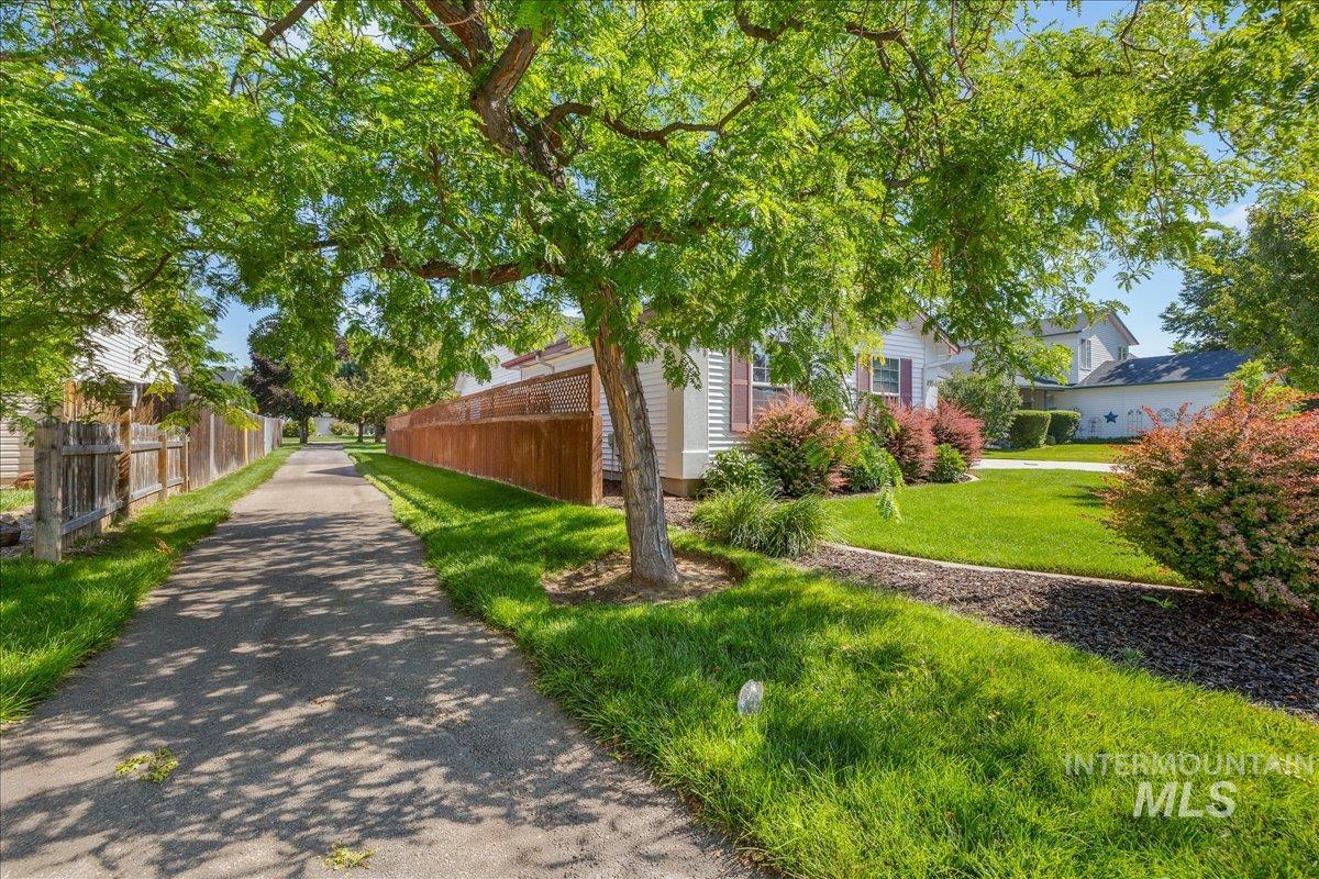 9194 W Ottawa Dr, Boise, Idaho 83709, 3 Bedrooms, 2 Bathrooms, Residential For Sale, Price $440,000,MLS 98993072