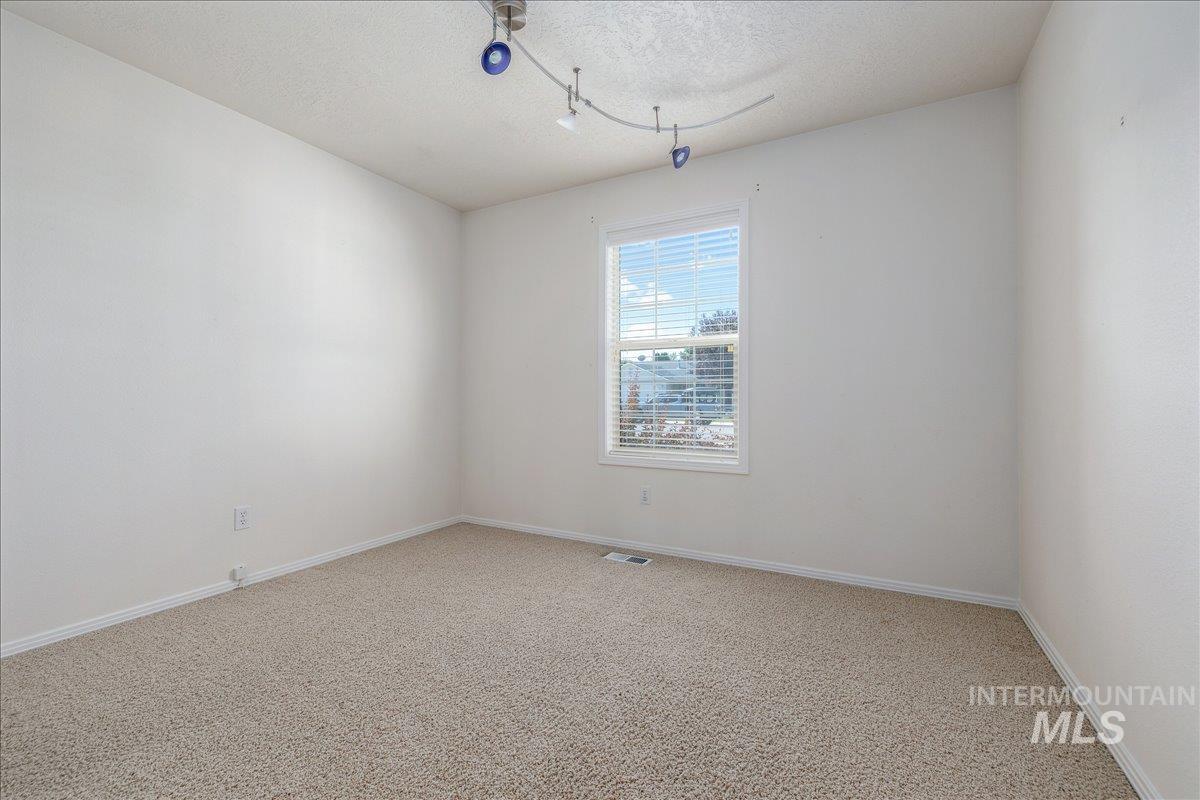 9194 W Ottawa Dr, Boise, Idaho 83709, 3 Bedrooms, 2 Bathrooms, Residential For Sale, Price $440,000,MLS 98993072